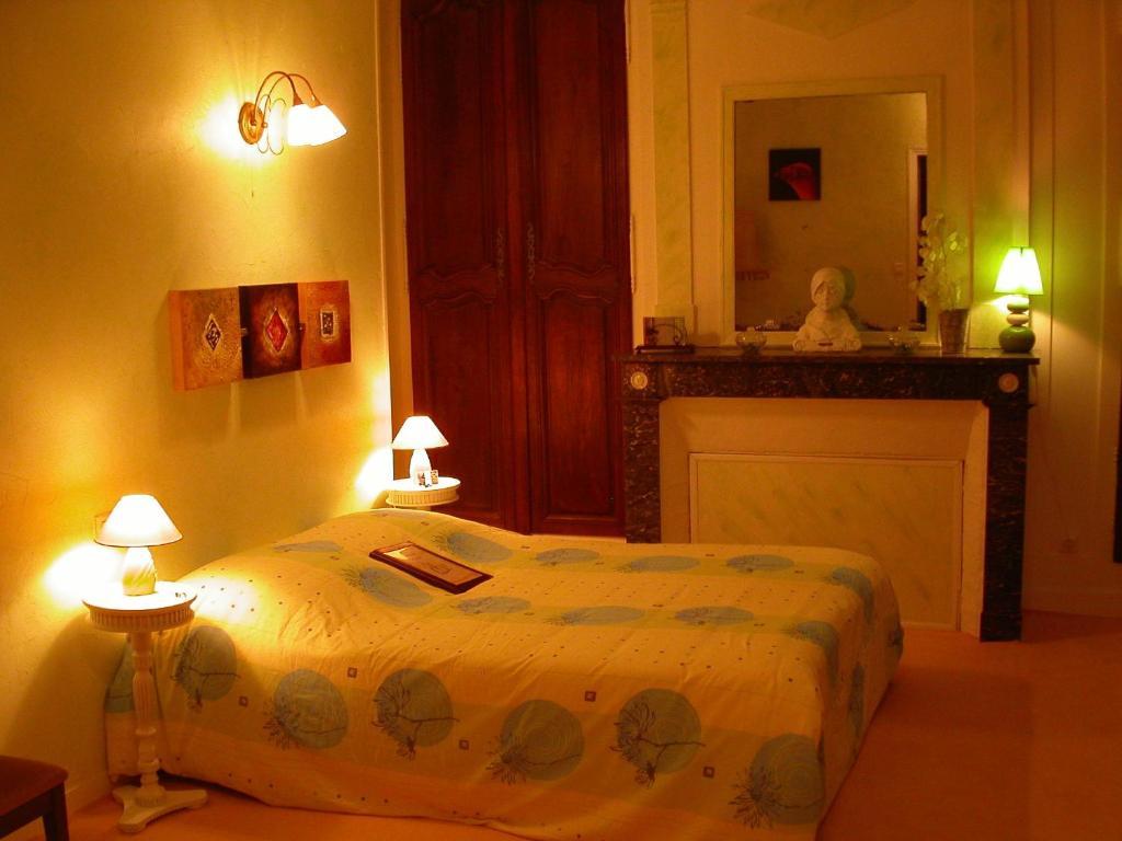 Hotel Le Dauphin Moulins-la-Marche Rom bilde
